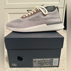 WOLF AND SHEPHERD Supreme Knit Trainer in Gray and White NWT Men’s 6 EU39 Unisex